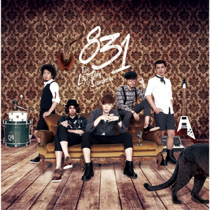 我和小妺在卫生间做爰
